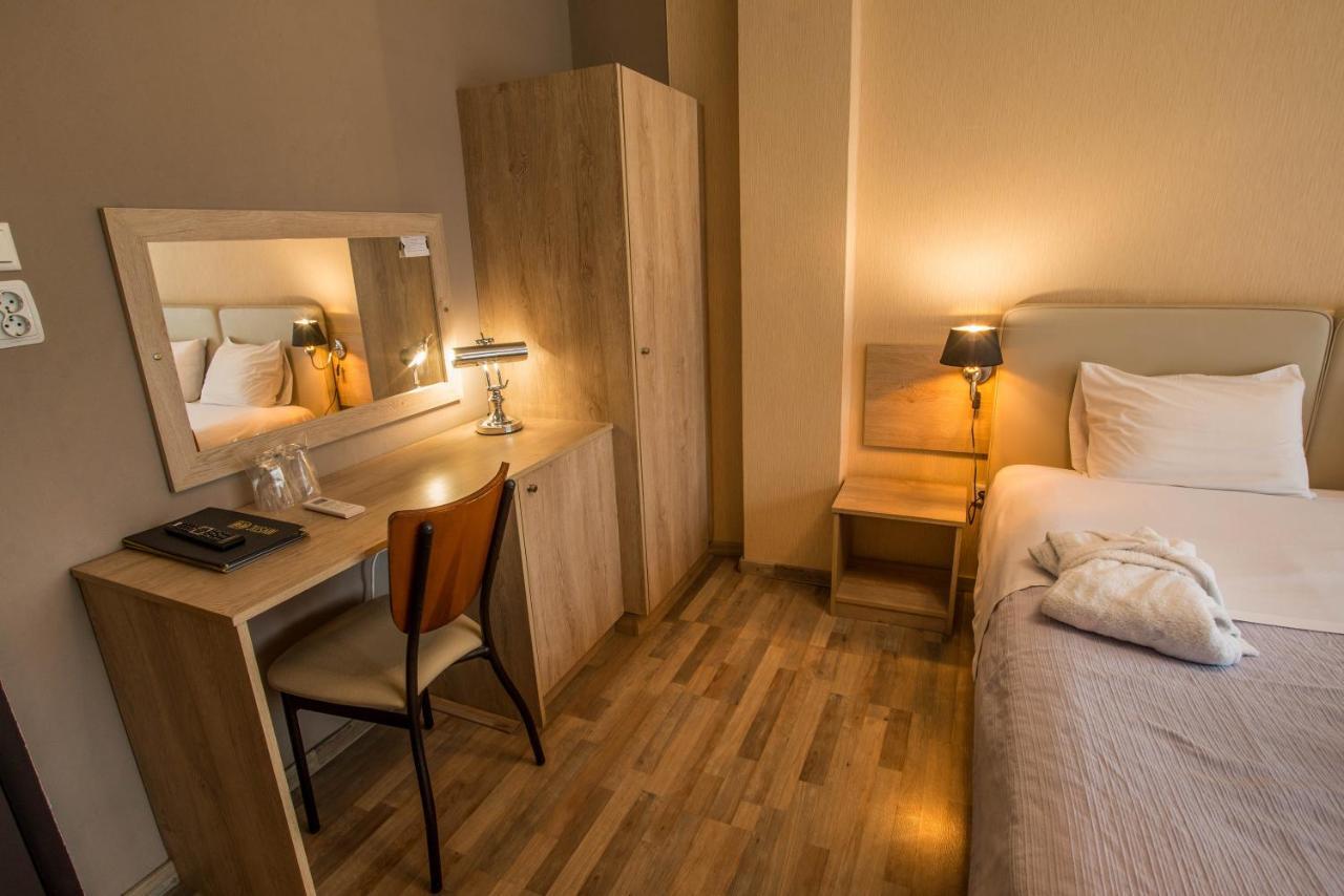 John'S Hotel Chalkís Kültér fotó